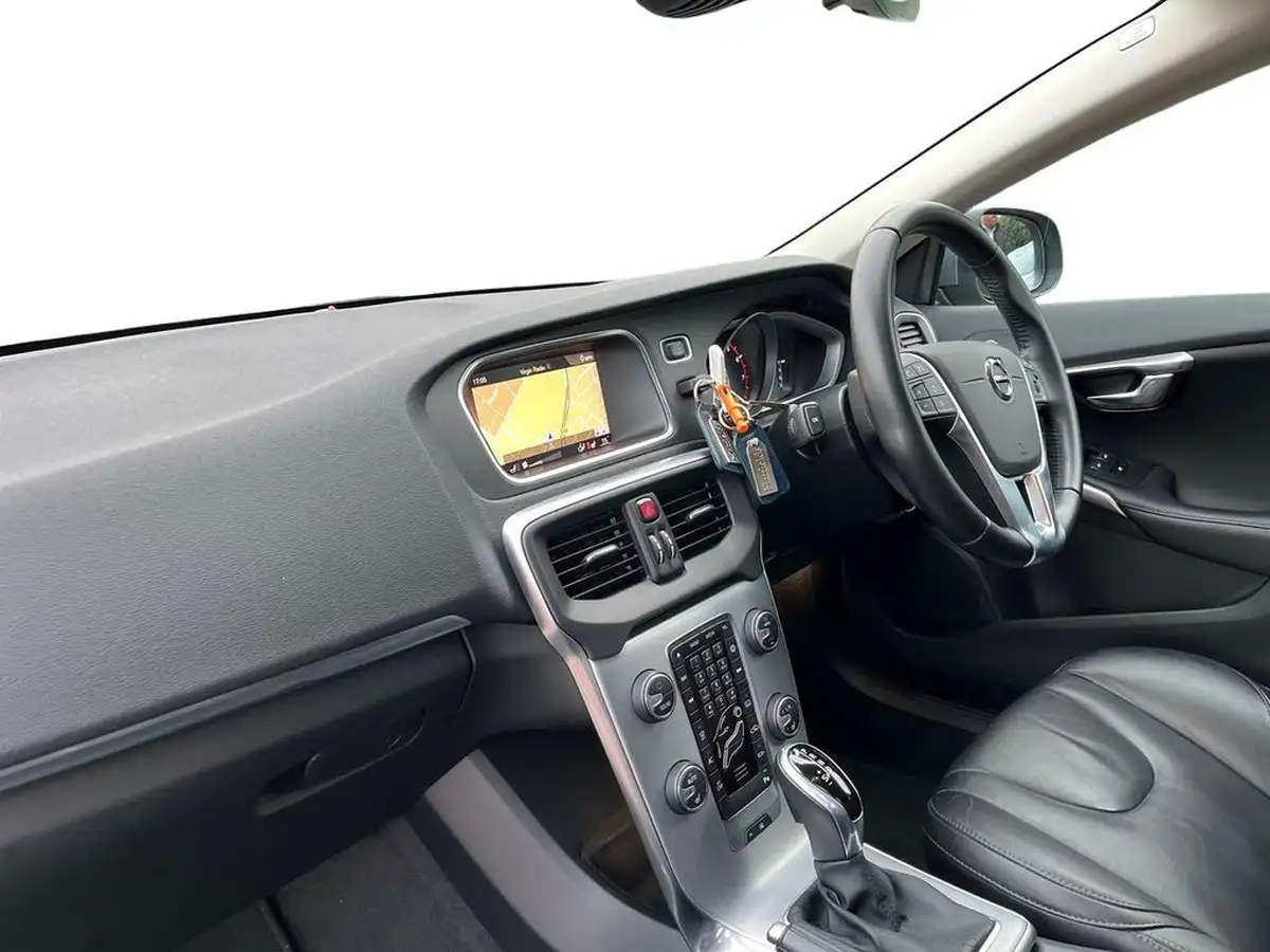 2019-volvo-v40-15-t3-inscription-big-6