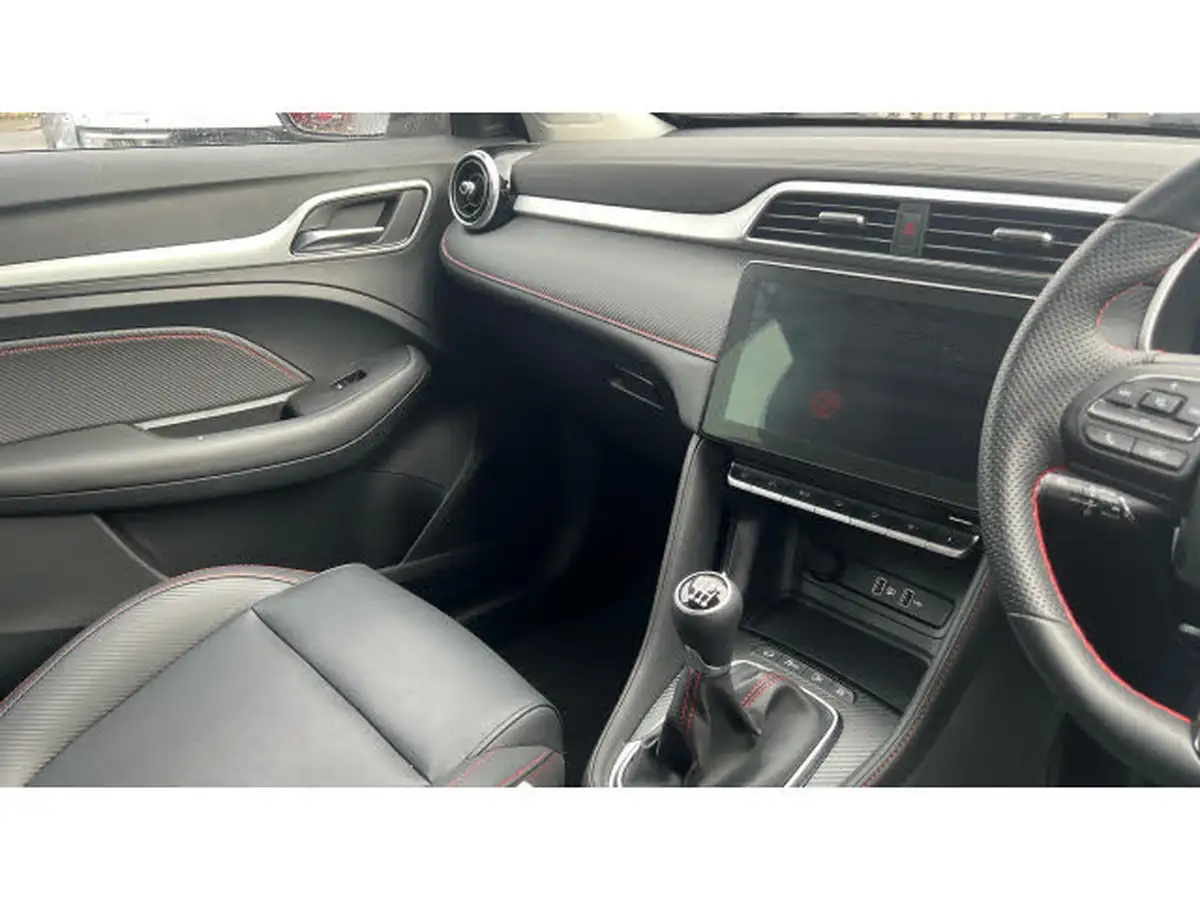 2024-mg-zs-suv-10t-gdi-exclusive-big-13