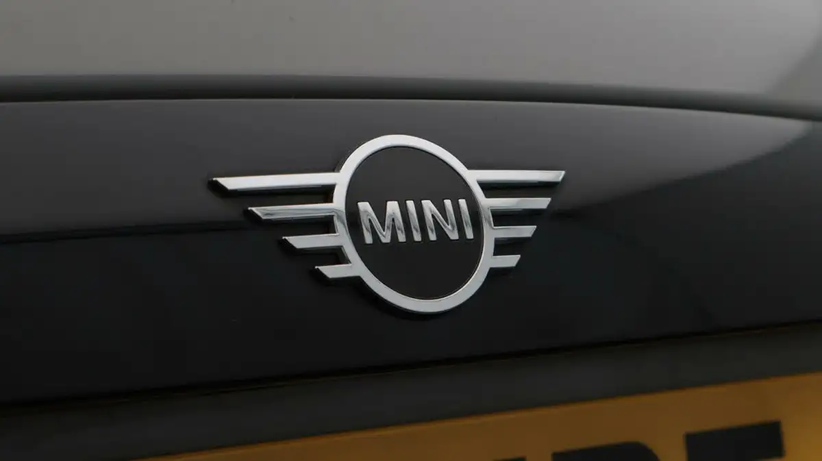 2019-mini-cooper-15-cooper-sport-hatchback-3d-big-20