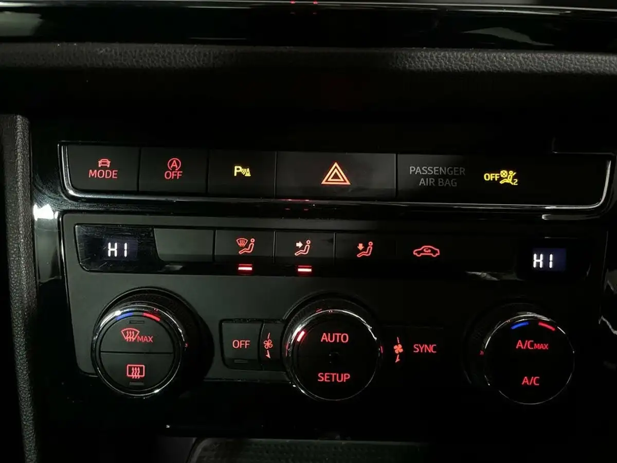 2020-seat-leon-20tdi-fr-hatchback-big-21