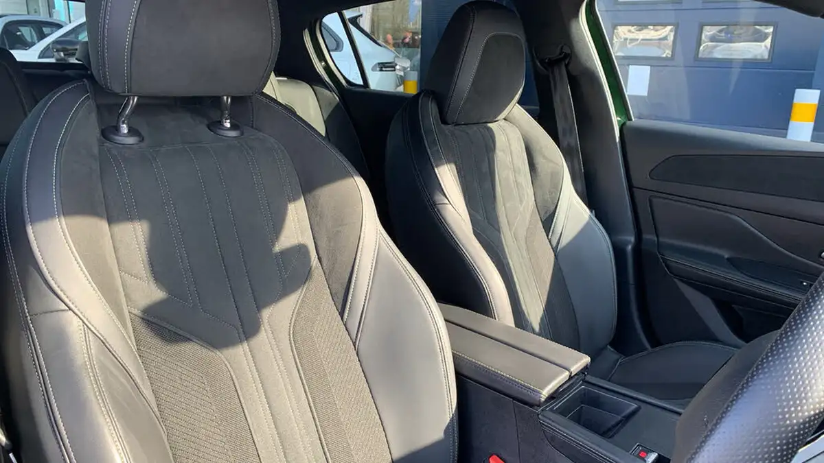2024-peugeot-308-16-puretech-gt-180ps-big-36