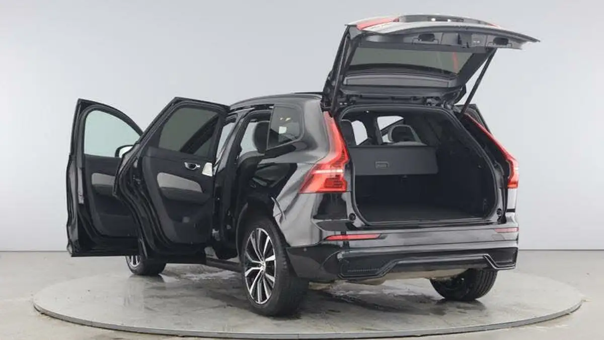2023-volvo-xc60-20-t8-ultimate-dark-big-10