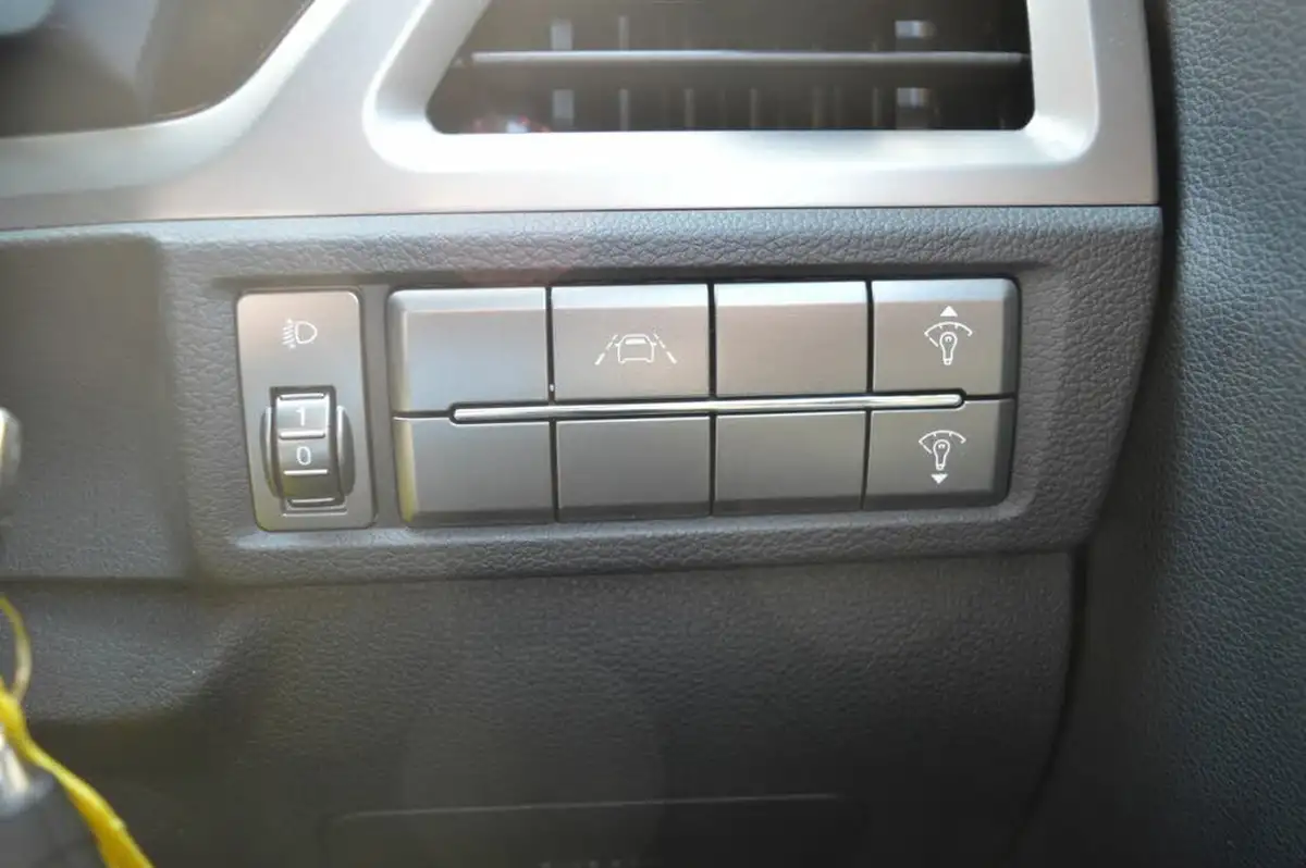 2021-kgm-ssangyong-korando-15-elx-big-17