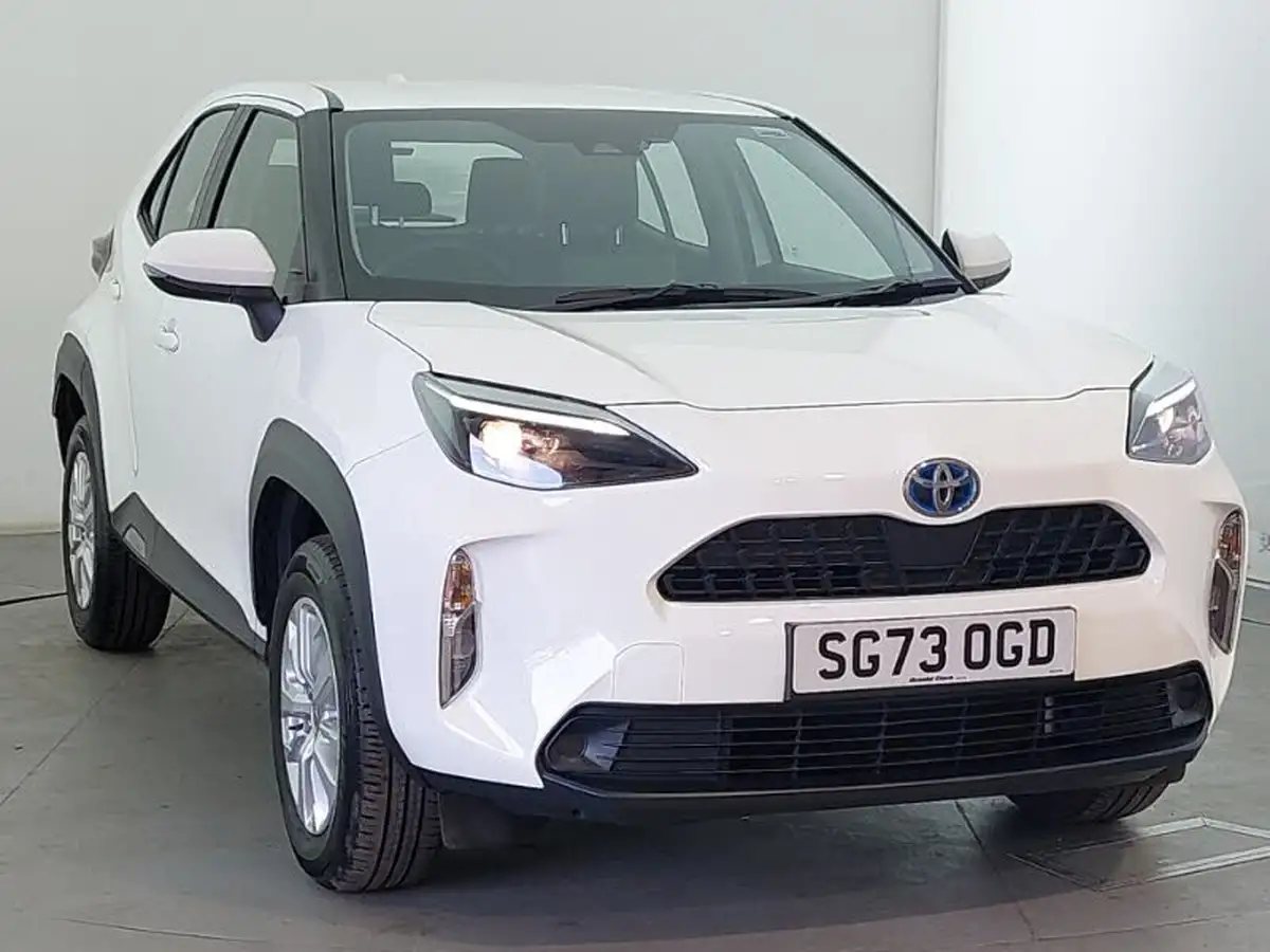 2023-toyota-yaris-cross-15-vvt-i-icon-big-0
