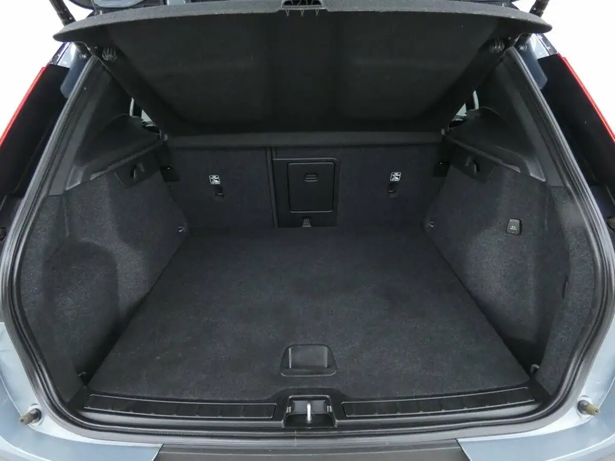 2021-volvo-xc40-15-t4-r-design-211bhp-big-26