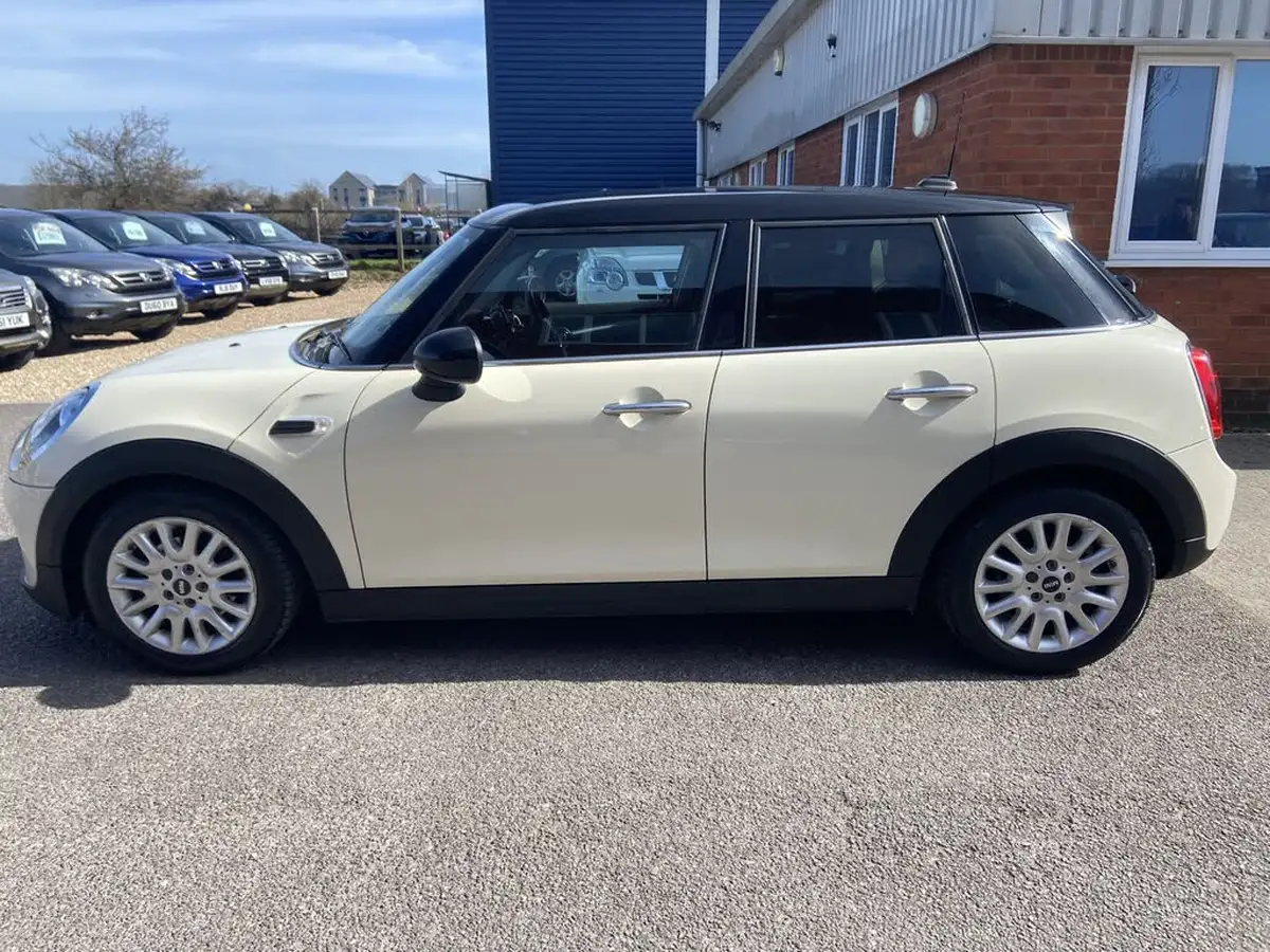 2016-mini-cooper-15-cooper-ss-hatchback-5d-big-2