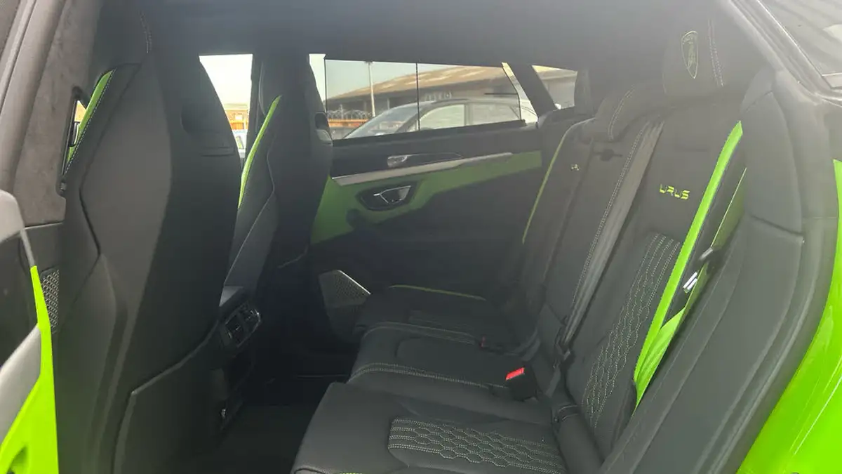 2023-lamborghini-urus-40-no-trim-big-5