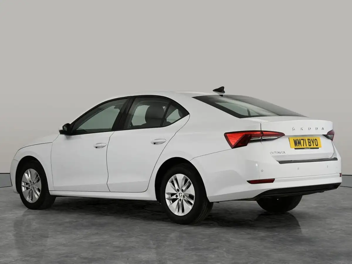 2022-skoda-octavia-20tdi-se-150ps-hatchback-big-9