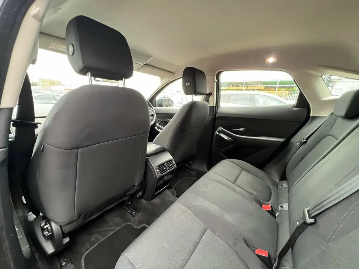 2019-jaguar-e-pace-20-i4d-150ps-big-25
