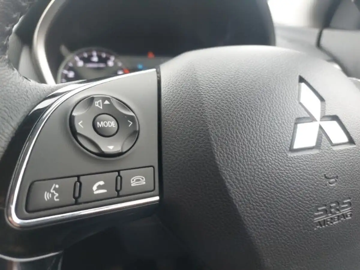 2019-mitsubishi-eclipse-cross-15-3-big-14
