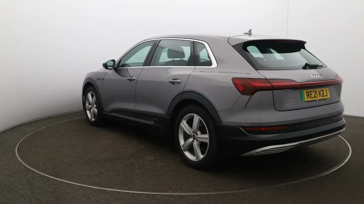 2021-audi-e-tron-55e-technik-station-wagon-big-55