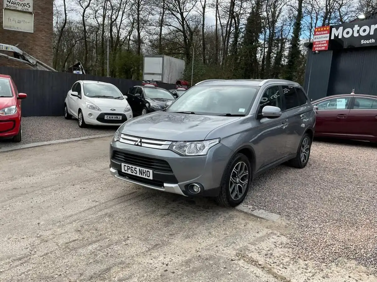 2016-mitsubishi-outlander-22di-d-gx3-leather7st-big-34
