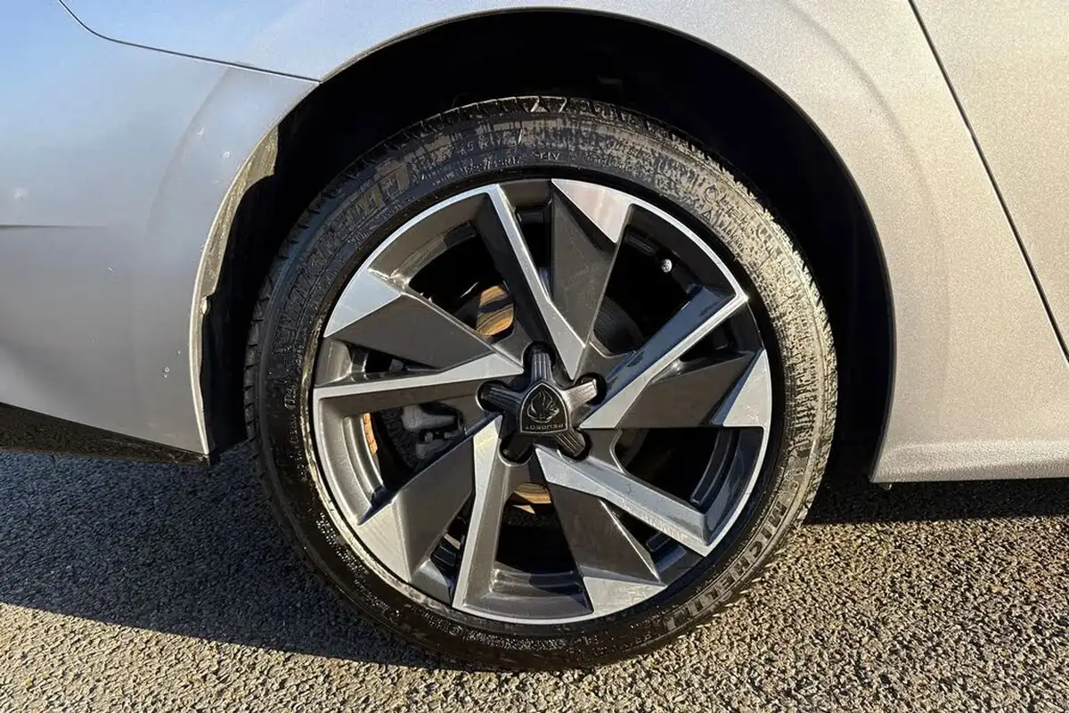 2024-peugeot-308-sw-12-puretech-allure-130ps-ss-eat8-big-10