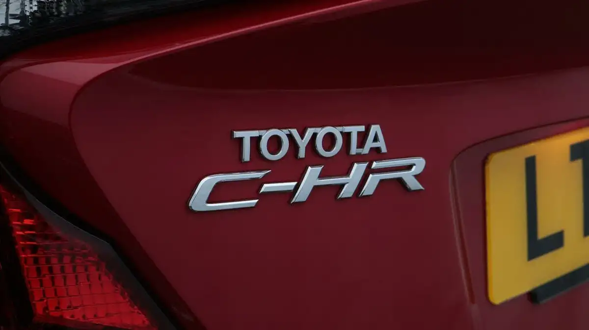 2022-toyota-c-hr-18-vvt-i-icon-big-20