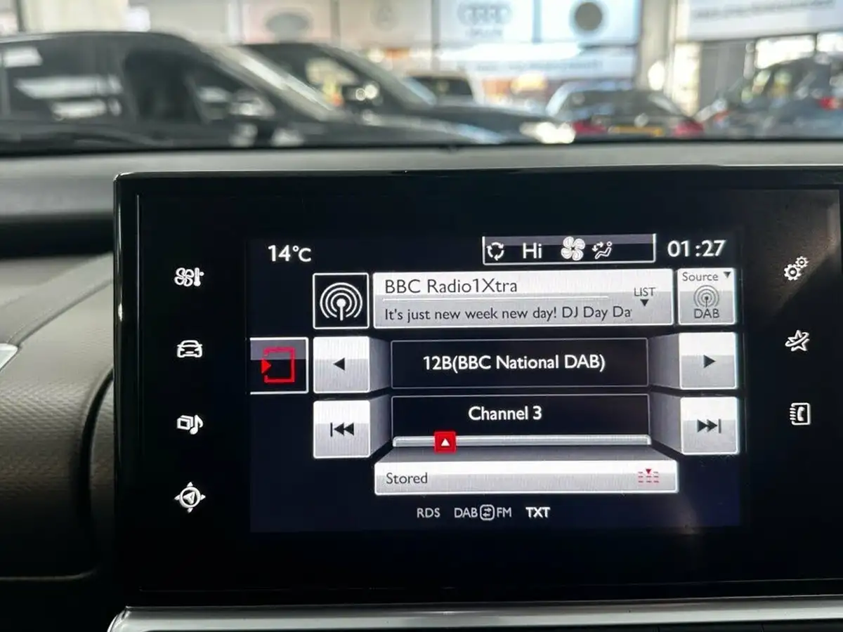2017-citroen-c4-cactus-12-puretech-w-big-38