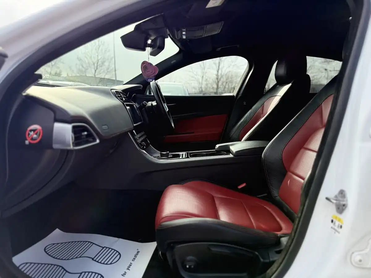 2016-jaguar-xe-20d-r-sport-180ps-auto-big-23