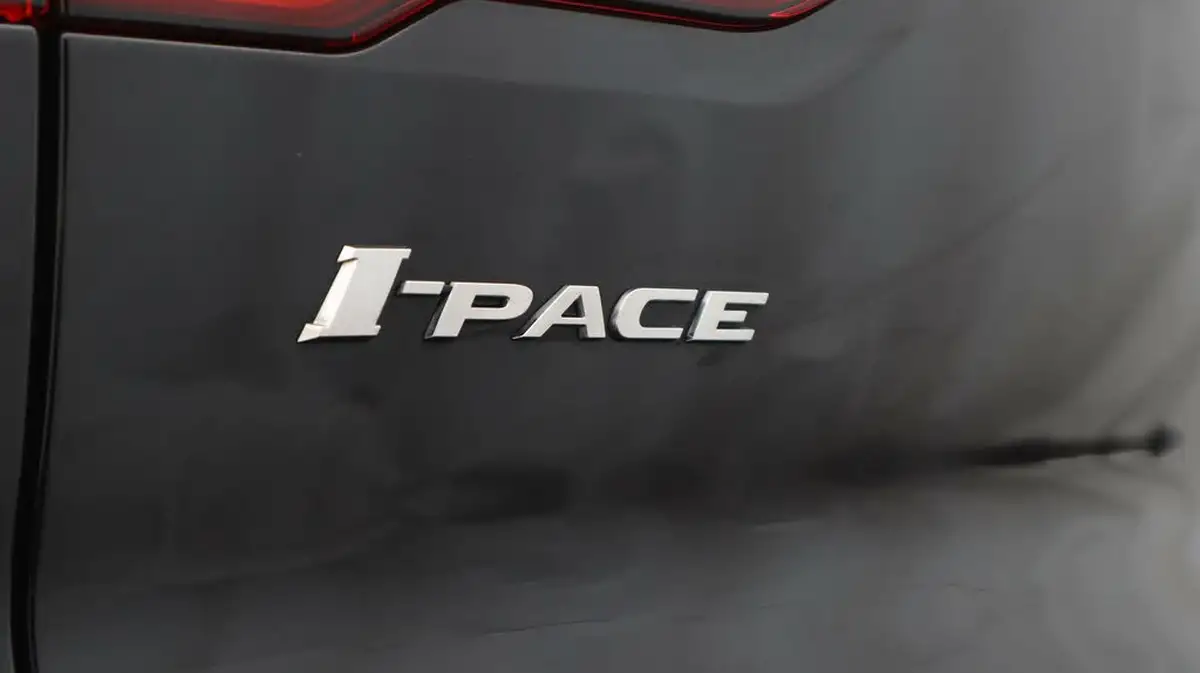 2022-jaguar-i-pace-ev400-hse-big-20