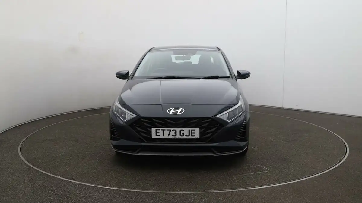 2024-hyundai-i20-10-t-gdi-advance-big-32