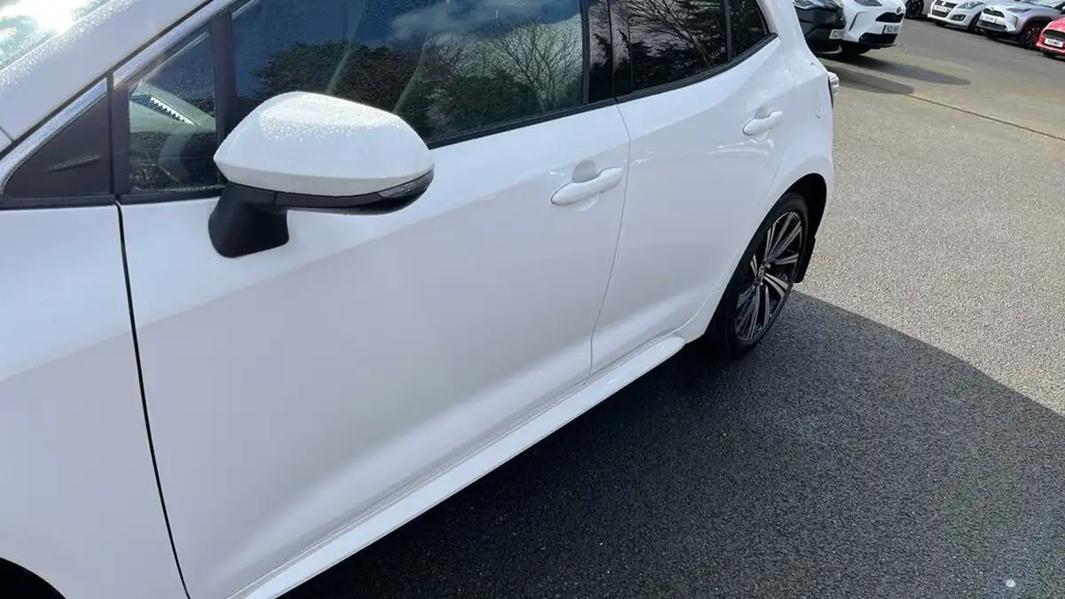 2022-toyota-corolla-18-vvt-i-design-120bhp-trk-hatchback-5d-big-33