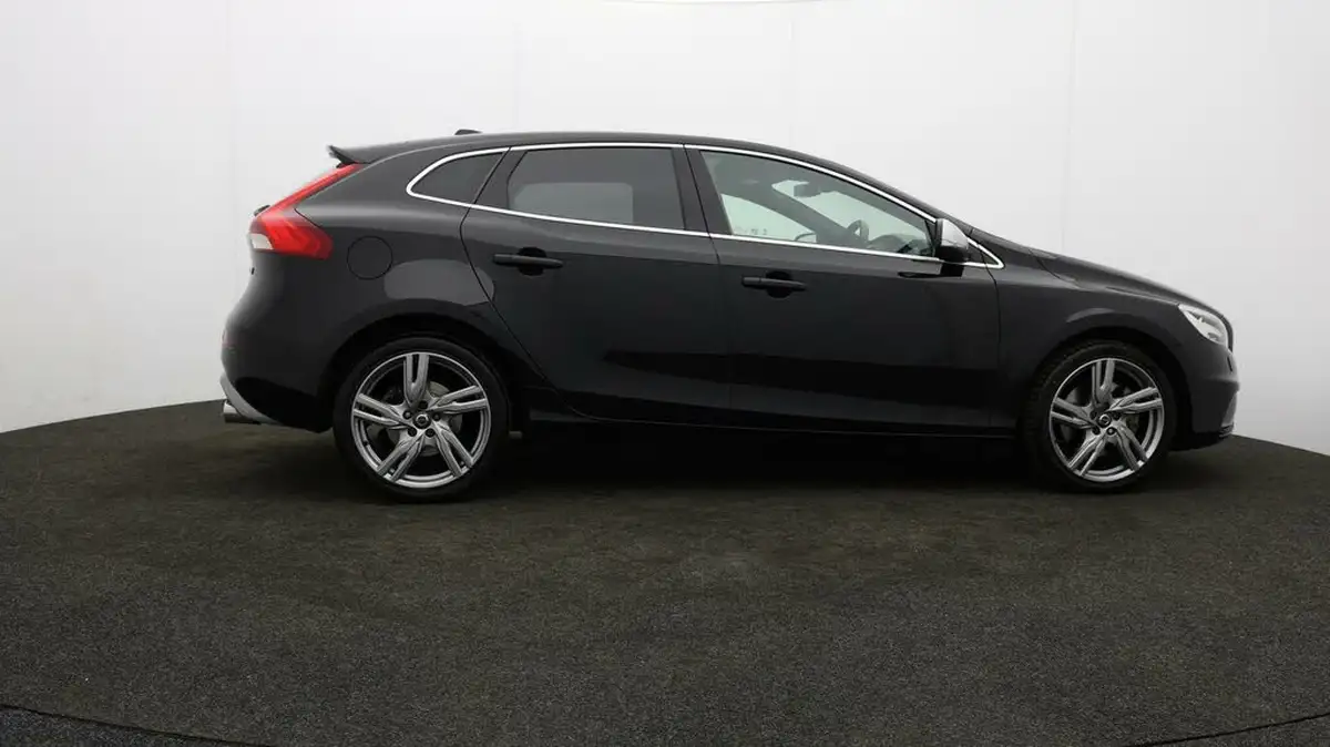 2018-volvo-v40-20td-d3-r-design-pro-big-31