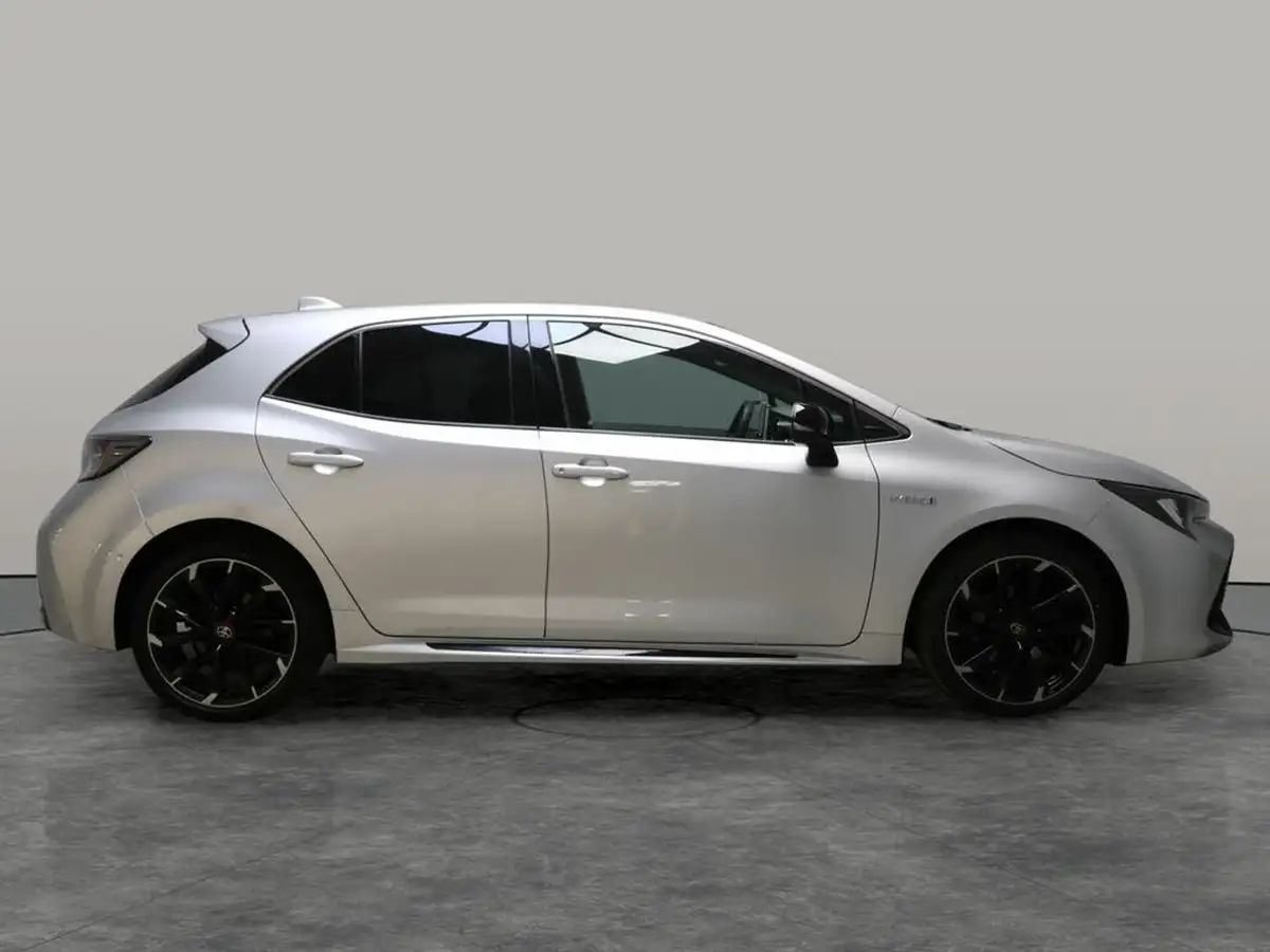 2022-toyota-corolla-18-vvt-i-gr-sport-120bhp-trk-hatchback-big-11