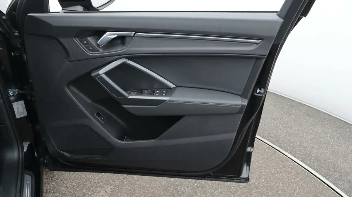 2021-audi-q3-15-35-tfsi-black-edition-codcomfort-sound-pack-station-wagon-big-15