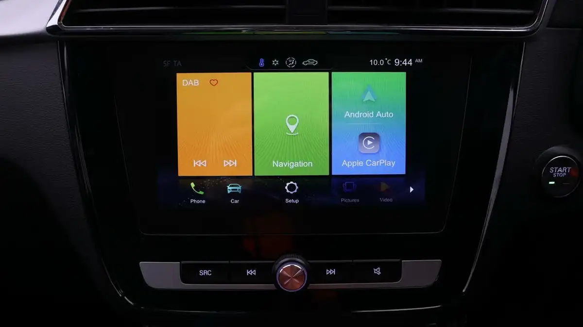 2020-mg-zs-suv-e-exclusive-ev-big-10