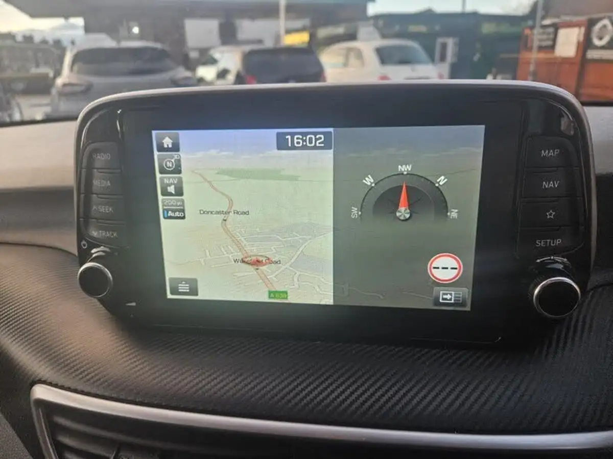2018-hyundai-tucson-16-t-gdi-se-nav-dct-big-18