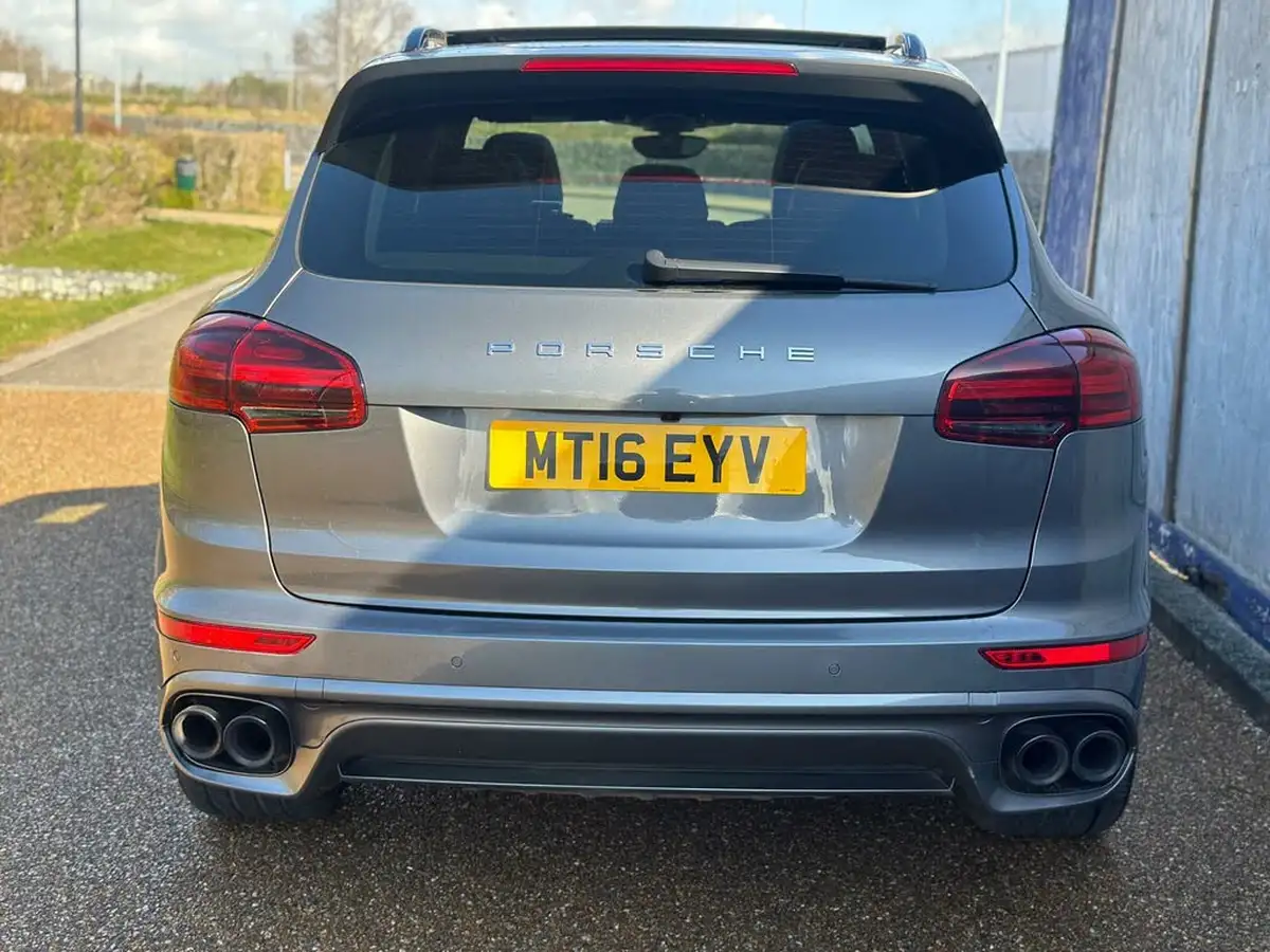 2016-porsche-cayenne-42td-s-big-74