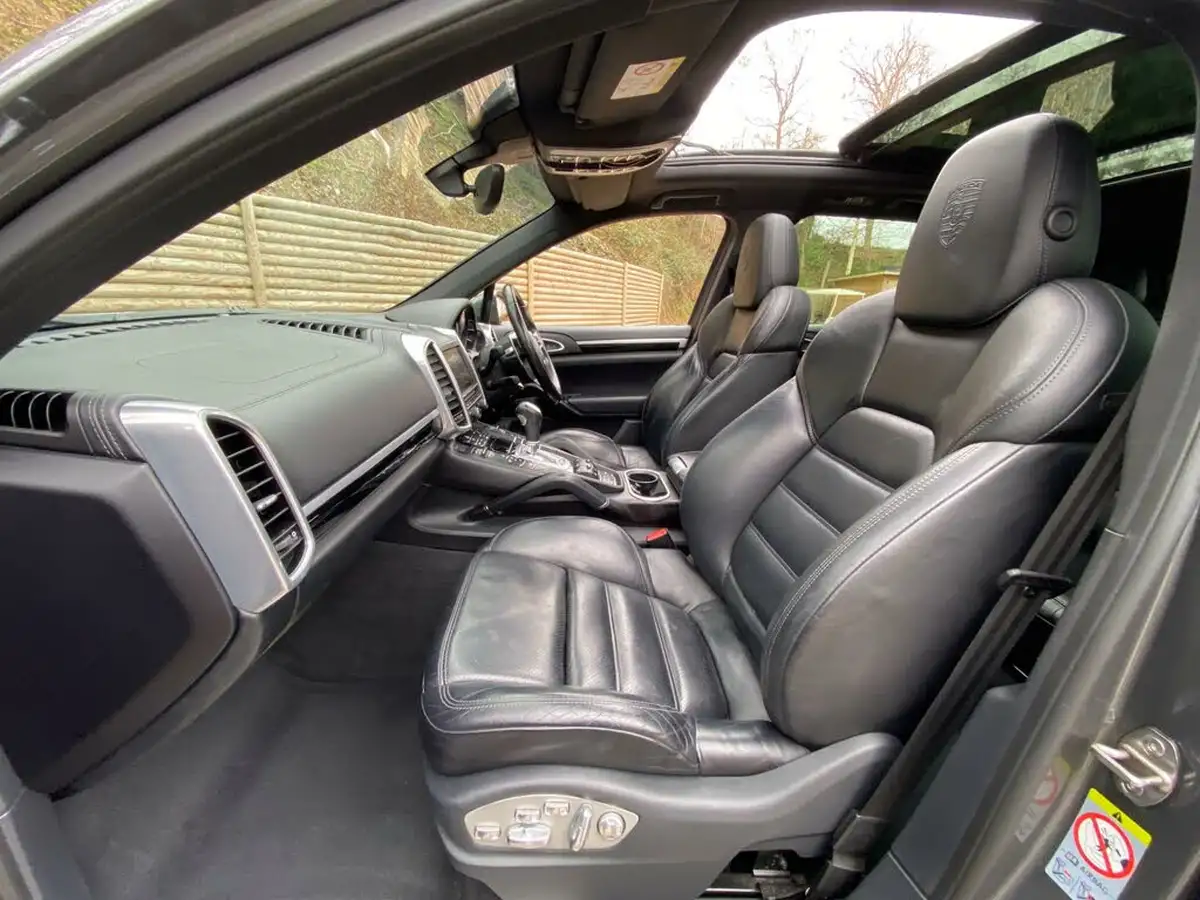 2016-porsche-cayenne-30td-big-36