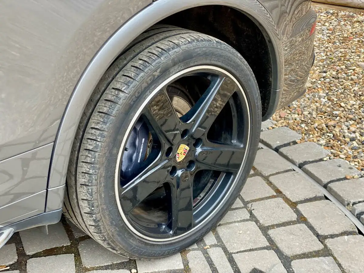 2016-porsche-cayenne-30td-big-60