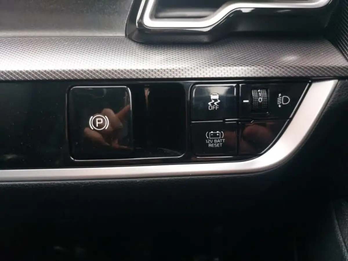 2024-kia-sportage-16-t-gdi-3-207bhp-hev-auto-big-17