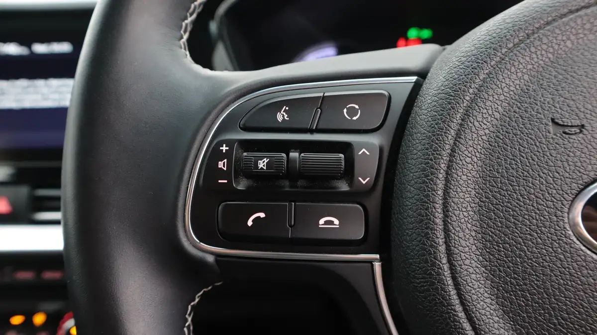 2021-kia-e-niro-ev-3-big-24