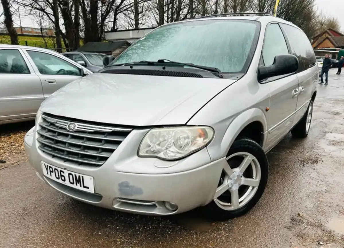2006-chrysler-grand-voyager-33-limited-xs-big-2