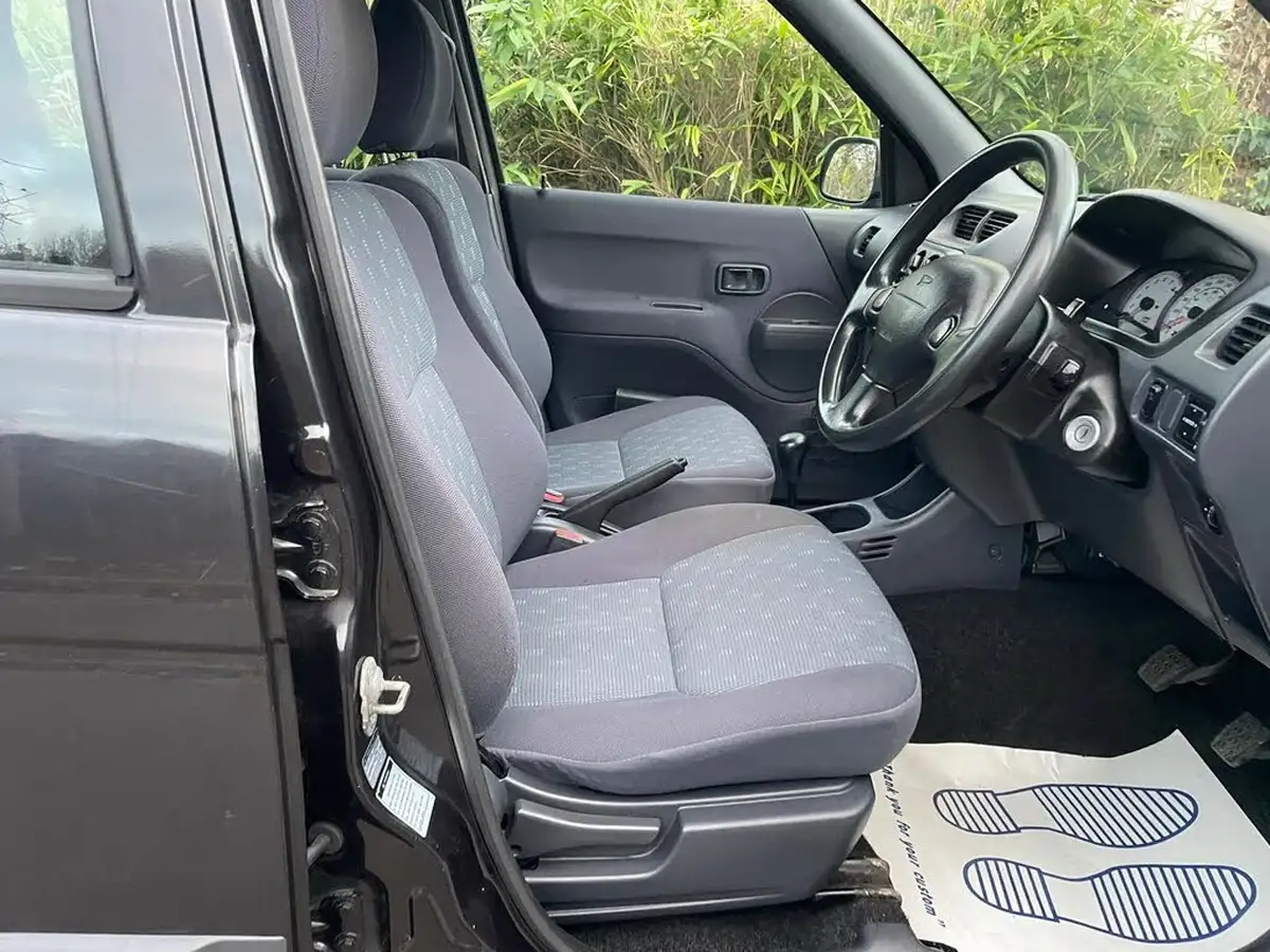2005-daihatsu-terios-13-tracker-big-14