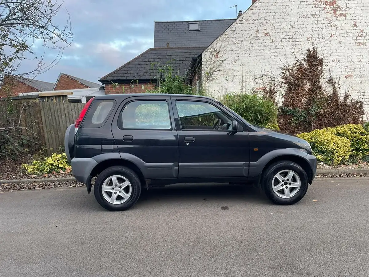 2005-daihatsu-terios-13-tracker-big-10