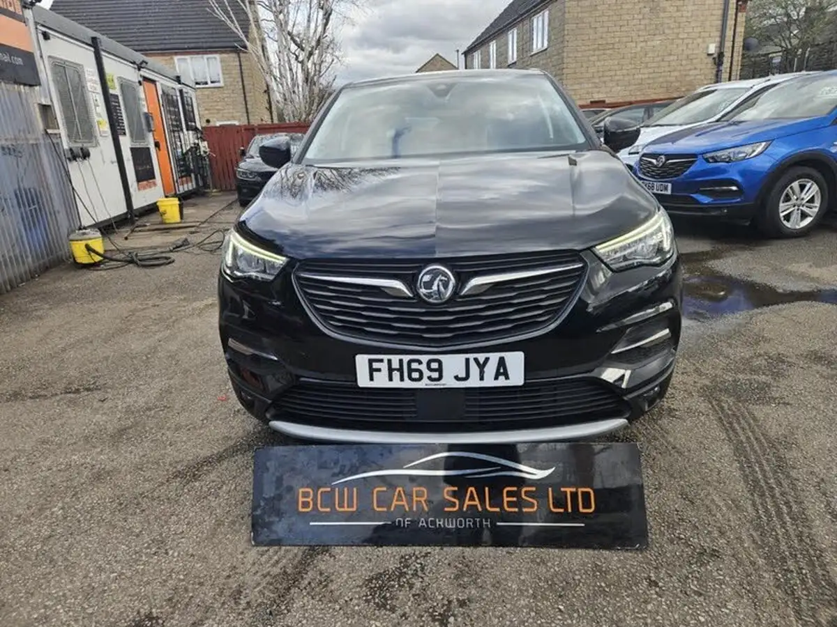 2019-vauxhall-grandland-x-12-sri-nav-big-4