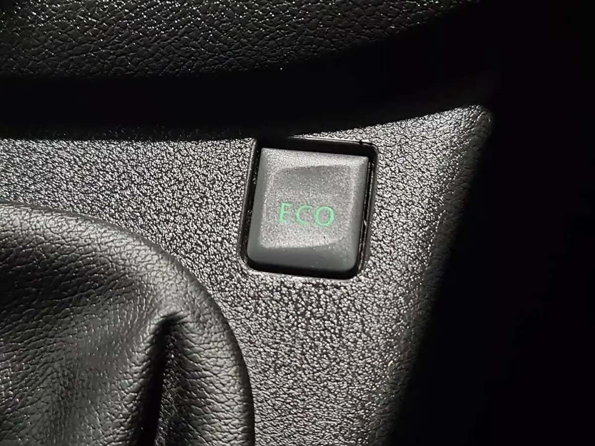 2021-renault-trafic-20dci-sl30-energy-120-business-panel-big-34