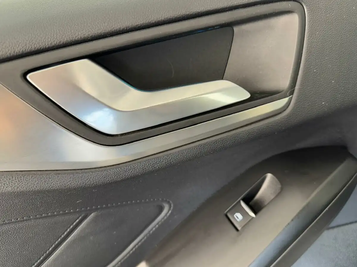 2020-ford-focus-10t-titanium-estate-auto-big-9