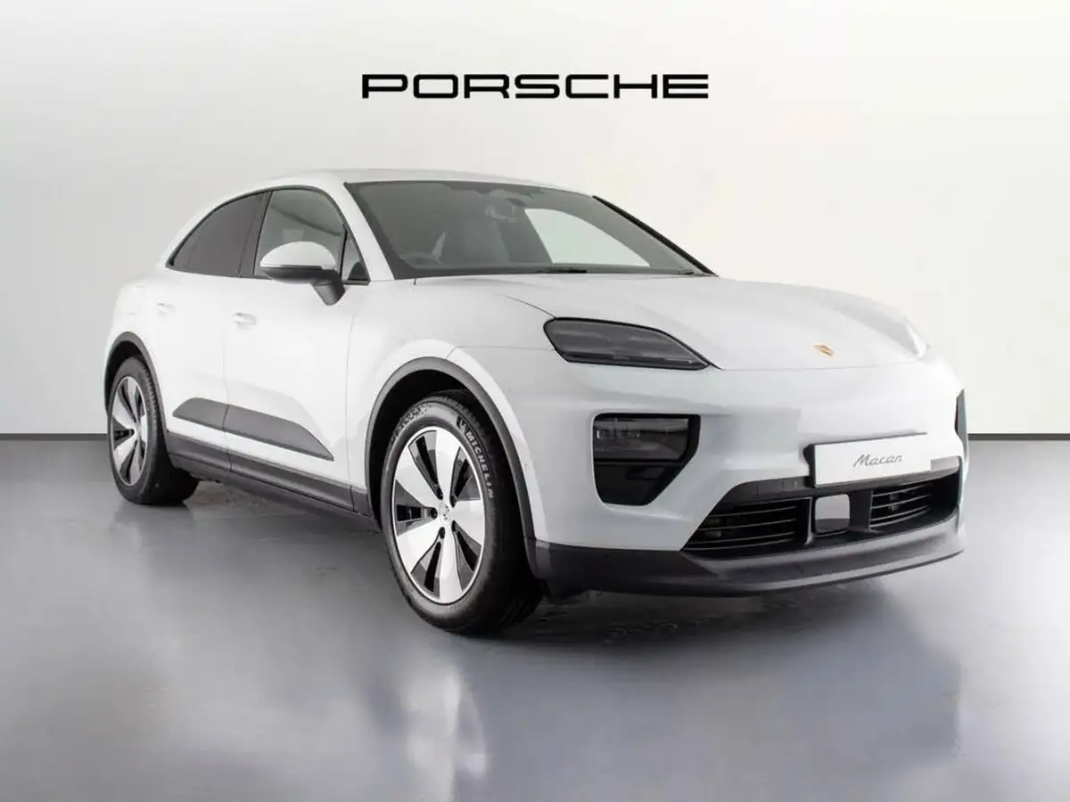 2025-porsche-macan-e-electric-big-11