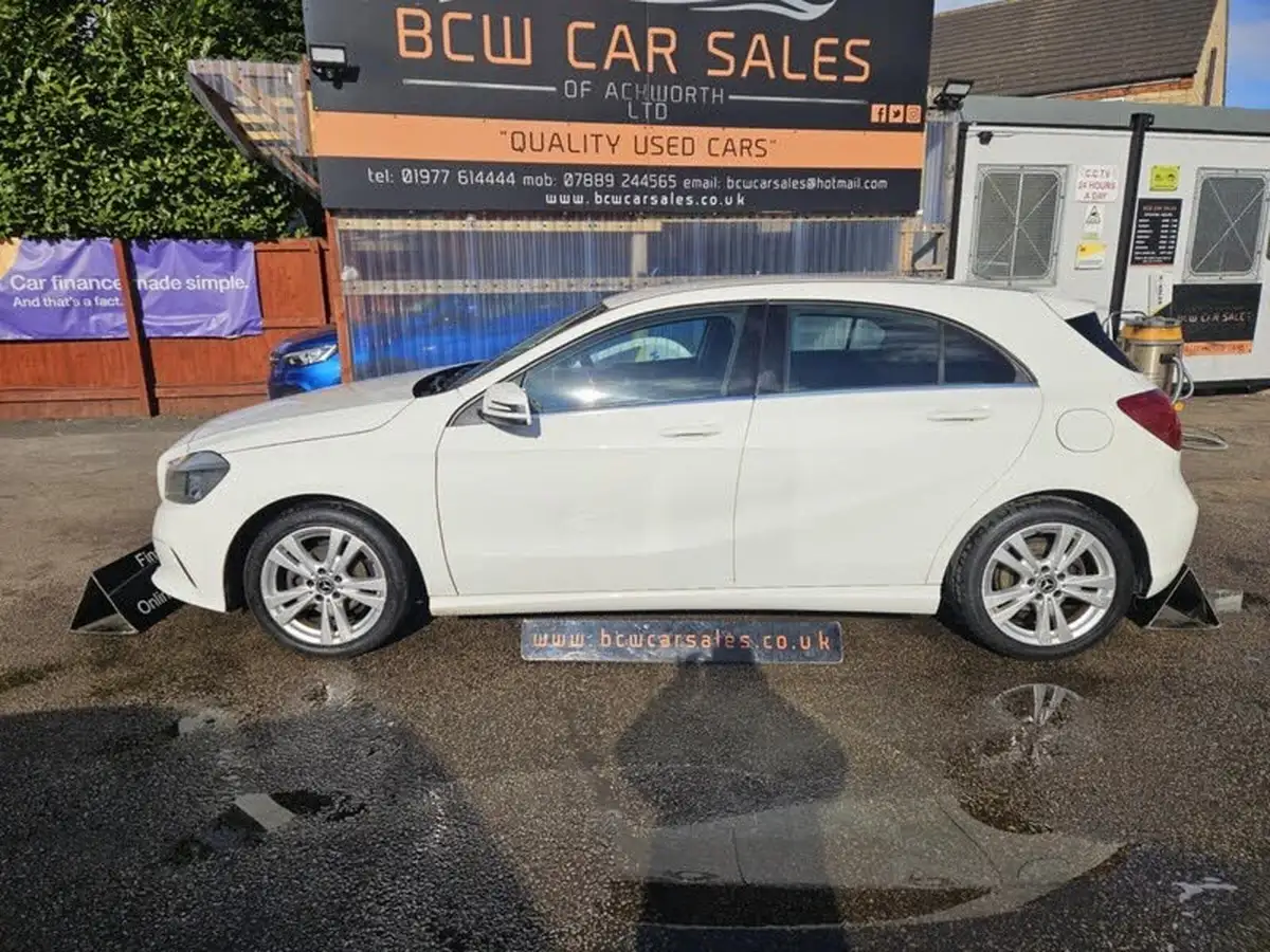 2017-mercedes-benz-a-class-15d-a180d-sport-ss-big-2