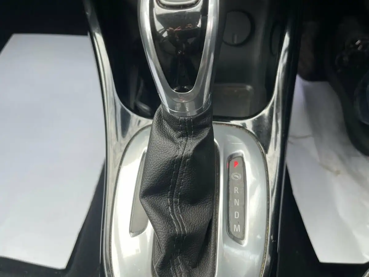2017-vauxhall-corsa-14i-se-90ps-5d-auto-big-20