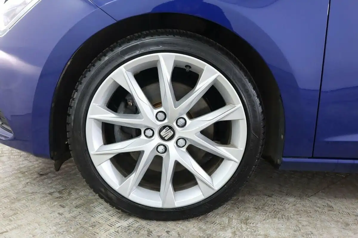 2019-seat-leon-20-tsi-fr-sport-hatchback-big-25