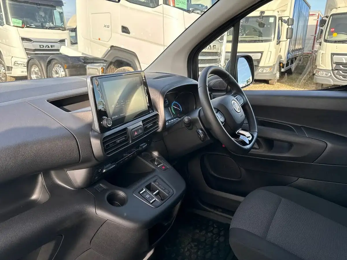 2023-fiat-doblo-e-standard-l2h1-lwb-maxi-big-8