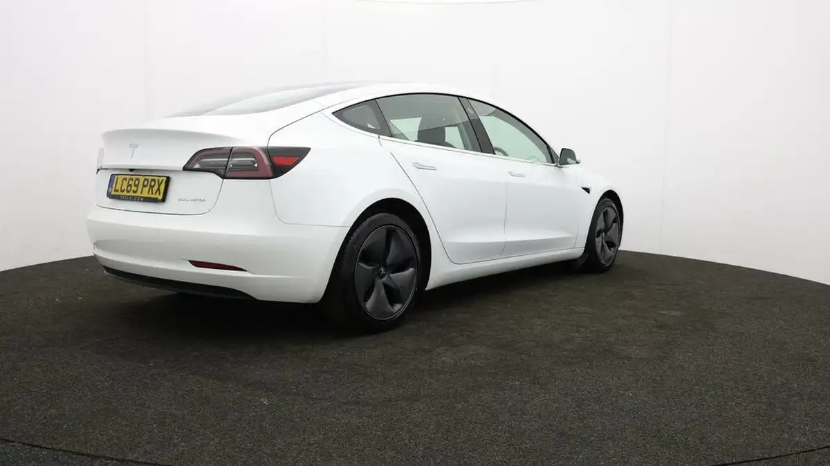 2019-tesla-model-3-e-long-range-4x4-big-77
