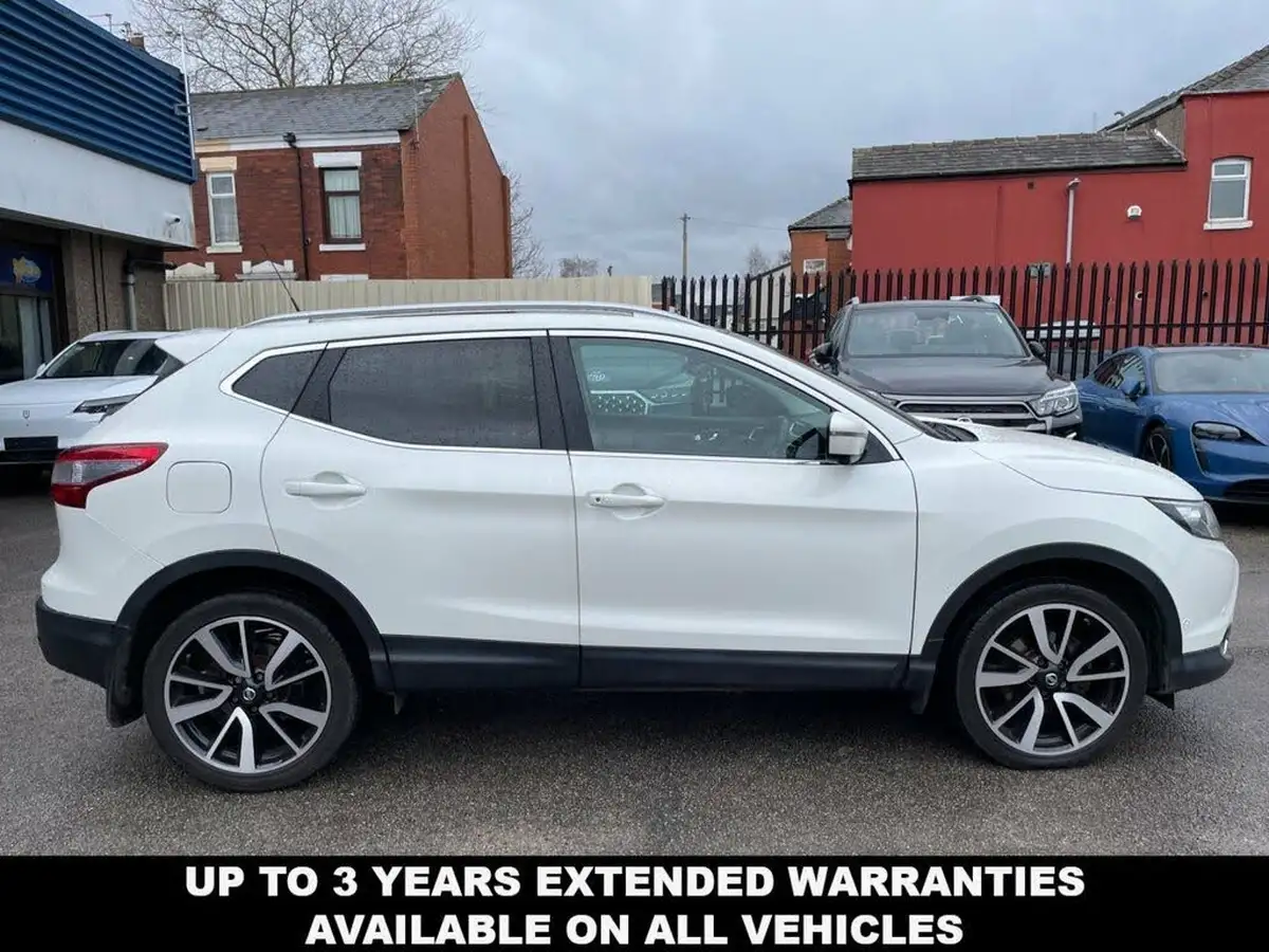 2014-nissan-qashqai-15dci-tekna-big-3
