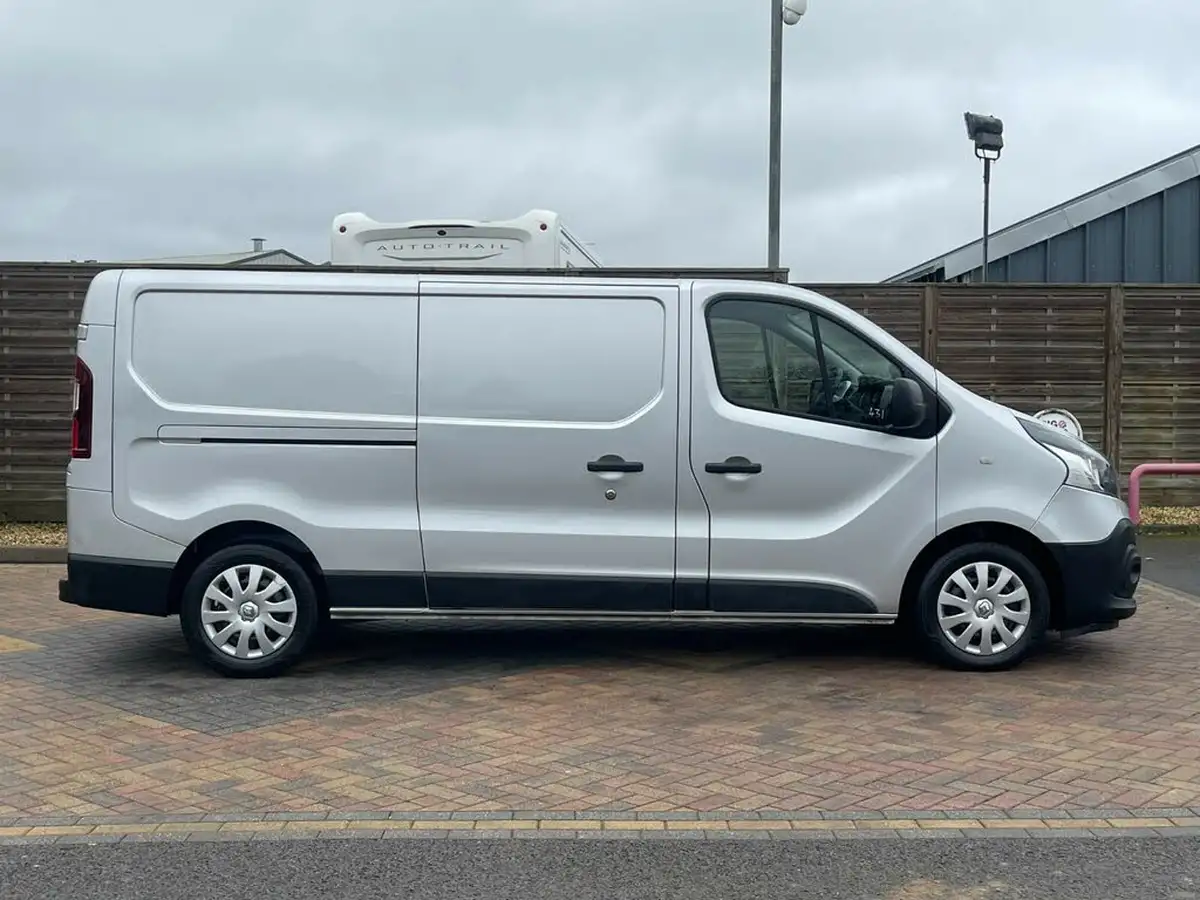 2021-renault-trafic-20dci-ll30-energy-120-business-panel-big-4