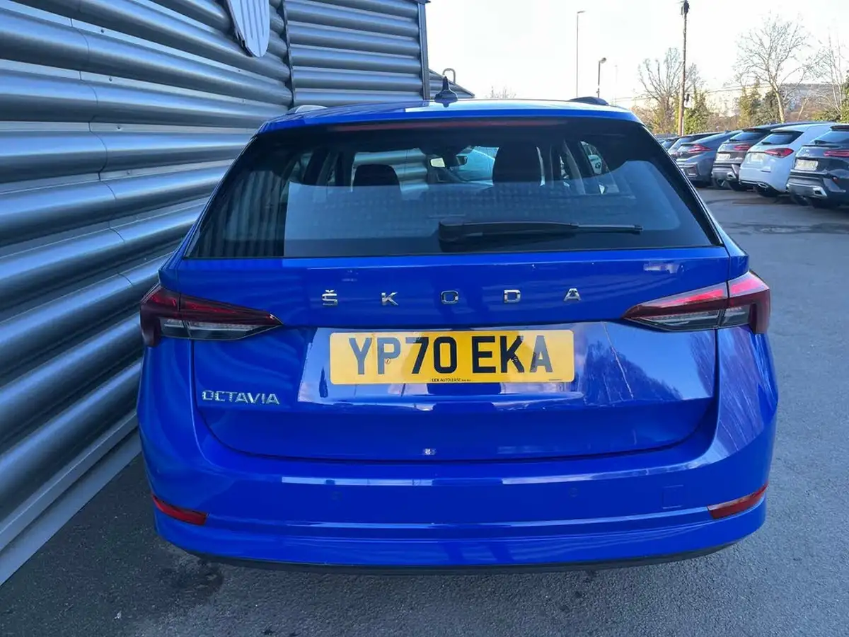 2020-skoda-octavia-20tdi-se-technology-115ps-scr-estate-big-8