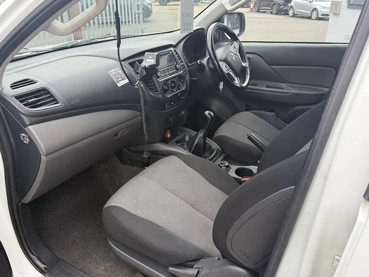 2019-mitsubishi-l200-24di-d-4life-eu6b-double-pickup-big-17