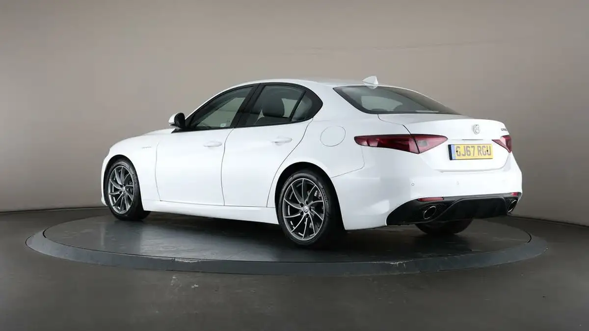 2017-alfa-romeo-giulia-20-veloce-big-5